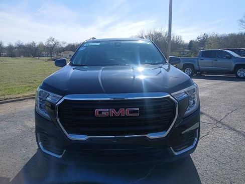 Certified 2023 GMC Terrain SLE w/ Driver Convenience Package image 8