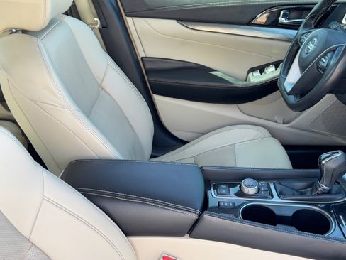 Used 2020 Nissan Maxima 3.5 SL w/ Floor Mat Group image 10