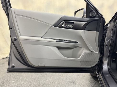 Used 2014 Honda Accord EX image 12