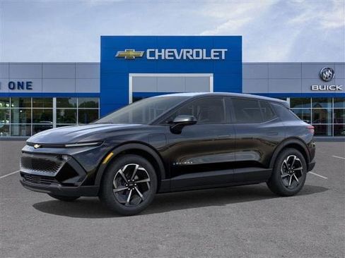 New 2026 Chevrolet Equinox EV LT image 2