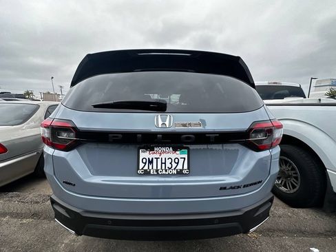 Used 2025 Honda Pilot Black Edition image 24