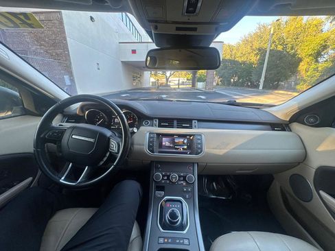 Used 2018 Land Rover Range Rover Evoque SE Premium AWD/4WD image 18