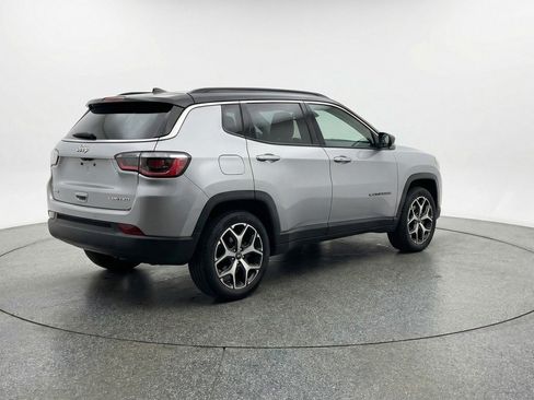 Used 2025 Jeep Compass Limited AWD/4WD image 9