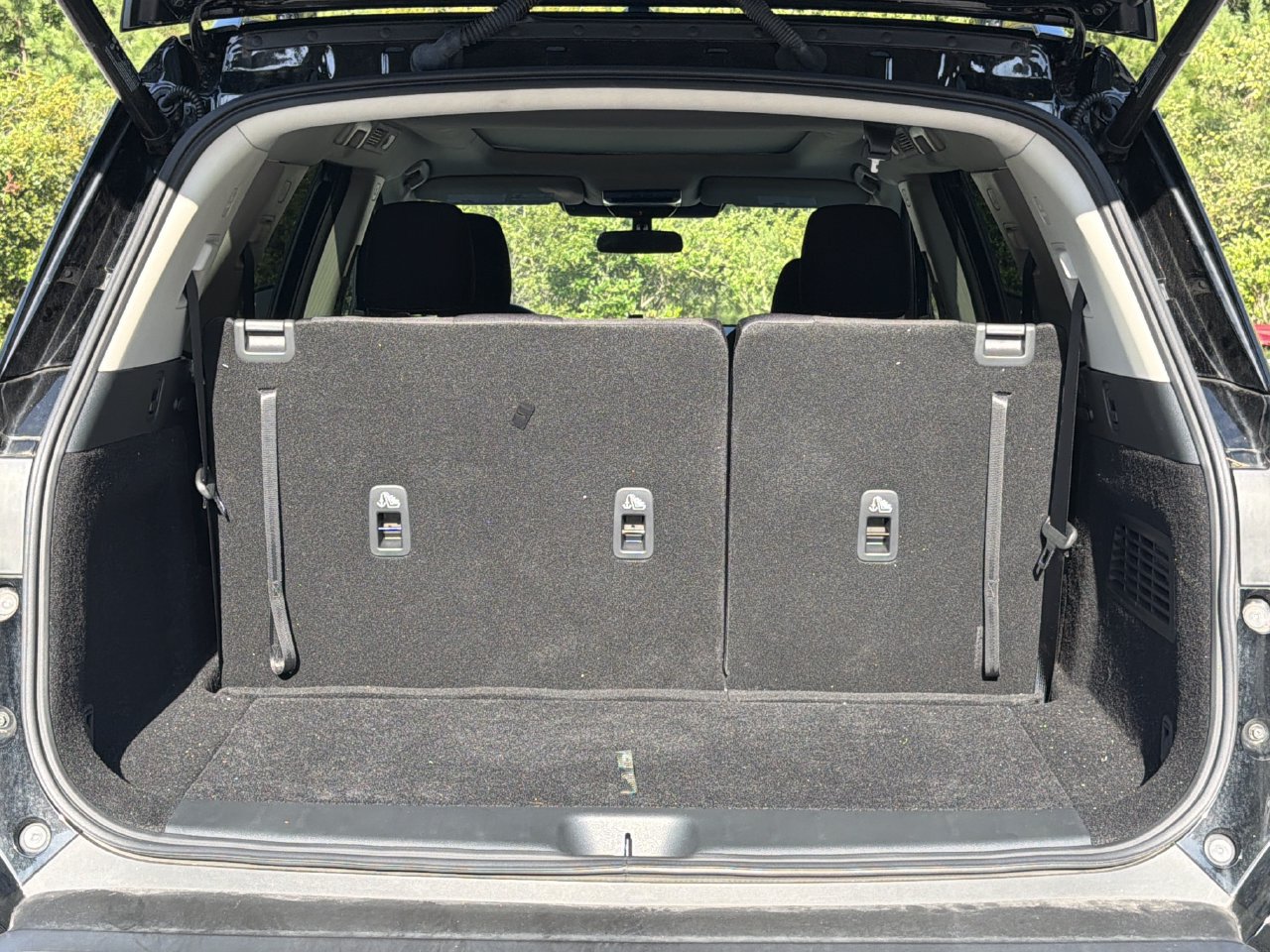 Certified 2025 Nissan Pathfinder SV w/ SV Premium Package FWD image 25