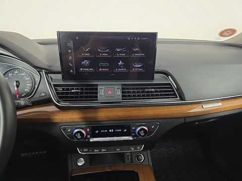 Used 2023 Audi Q5 2.0T Premium w/ Convenience Package AWD/4WD image 23