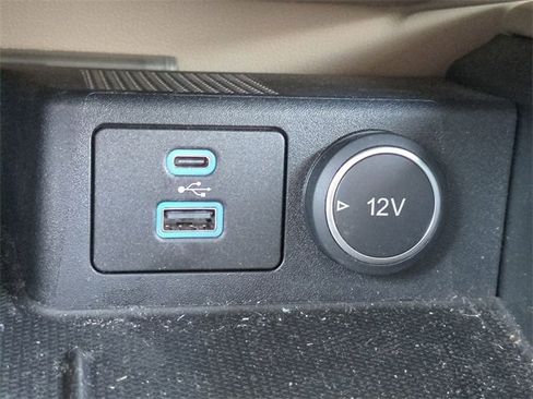 Used 2021 Ford Escape Titanium image 22