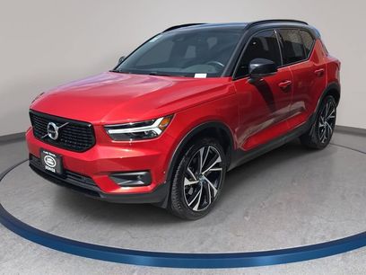 Used 2019 Volvo XC40 T5 R-Design