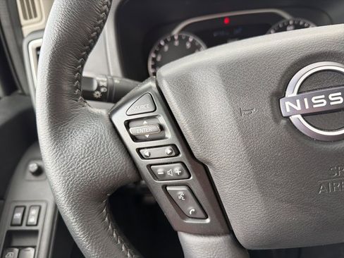 Used 2024 Nissan Frontier SL image 12