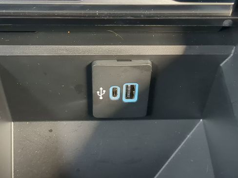 Used 2025 Ford F250 Platinum image 24