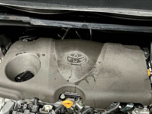 Used 2021 Toyota Sienna XLE image 31