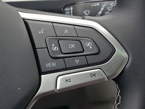 Used 2022 Volkswagen Tiguan SE AWD/4WD image 22