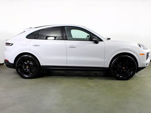Certified 2026 Porsche Cayenne Coupe AWD/4WD image 8