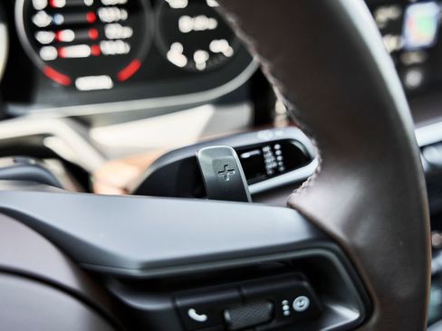 Used 2020 Porsche 911 Carrera 4S w/ Premium Package image 51