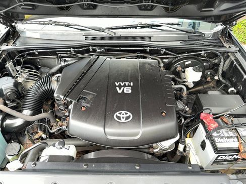 Used 2014 Toyota Tacoma 4x4 Double Cab w/ SR5 Package image 25