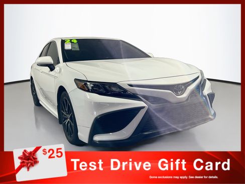 Used 2024 Toyota Camry SE AWD/4WD image 1