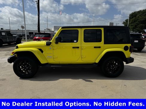 Used 2023 Jeep Wrangler Unlimited Sahara AWD/4WD image 7