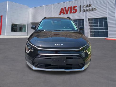 Used 2025 Kia Niro LX FWD image 2