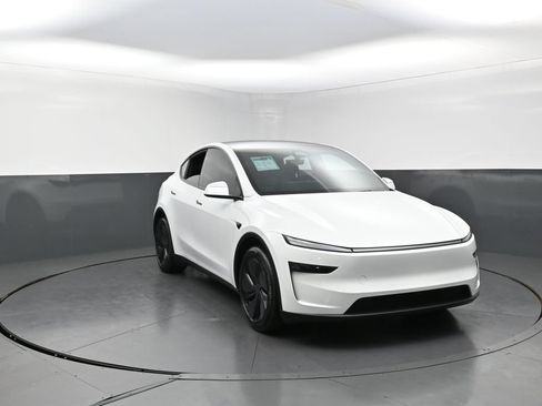 Used 2026 Tesla Model Y Long Range AWD/4WD image 7