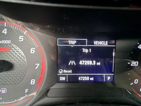 Used 2024 Chevrolet Trax RS w/ Sunroof Package FWD image 22