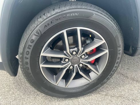 Used 2019 Jeep Grand Cherokee Limited w/ Luxury Group II AWD/4WD image 13