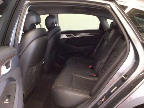 Used 2016 Hyundai Genesis 3.8 RWD image 15