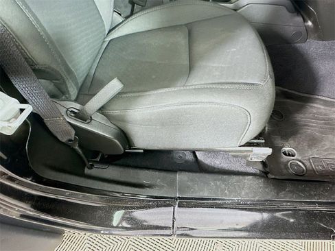 Used 2022 Jeep Wrangler Sport S image 23