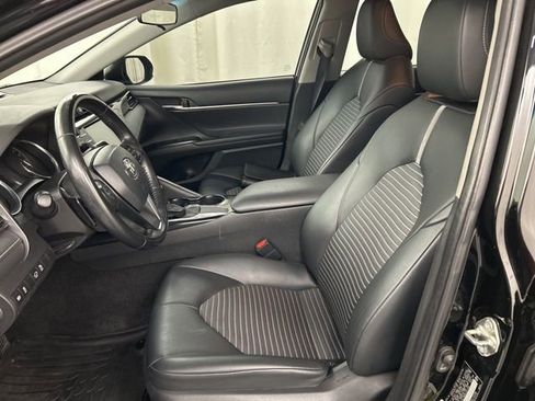 Used 2020 Toyota Camry SE FWD image 6