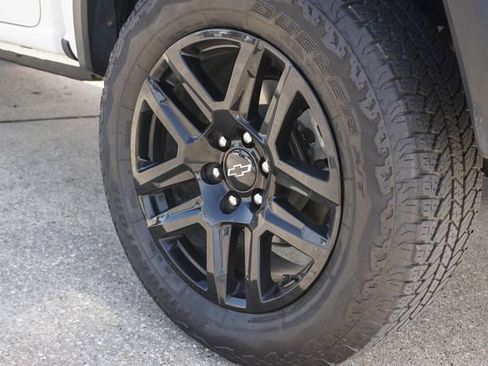 Used 2023 Chevrolet Colorado Trail Boss w/ Technology Package AWD/4WD image 8