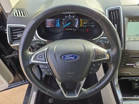 Used 2019 Ford Edge Titanium image 23