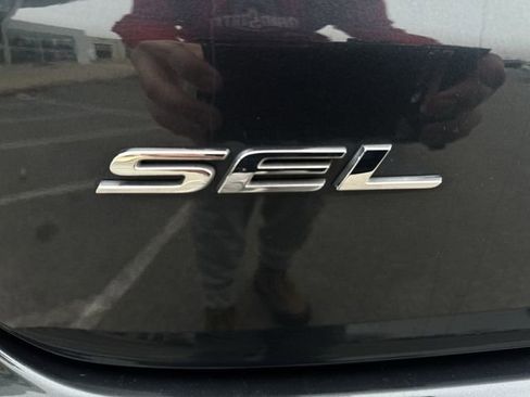 Used 2022 Ford Edge SEL w/ Convenience Package image 32