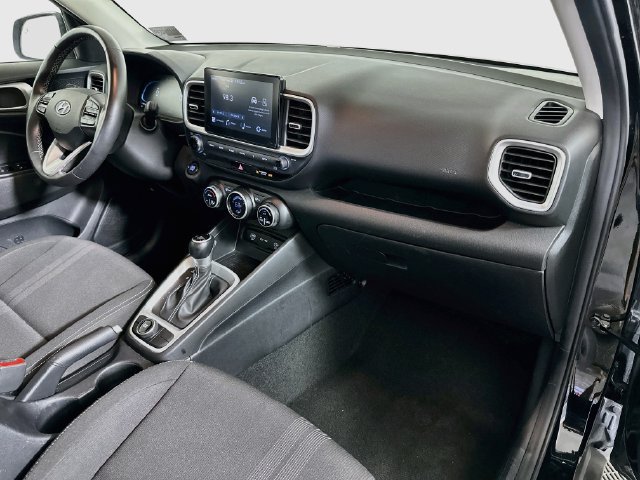 Used 2025 Hyundai Venue SEL FWD image 26
