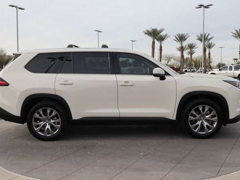 Used 2024 Toyota Grand Highlander Limited image 4