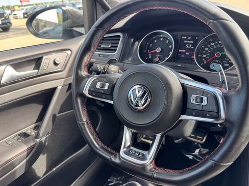 Used 2017 Volkswagen GTI SE FWD image 19