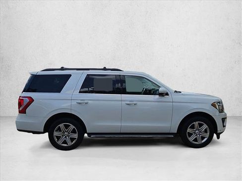 Used 2020 Ford Expedition XLT w/ Equipment Group 202A RWD image 4