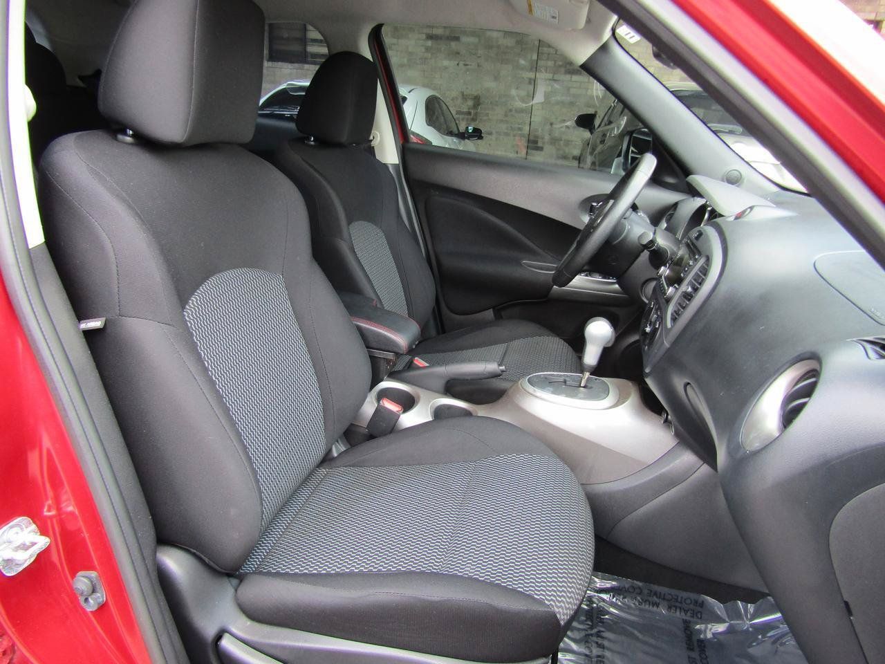 Used 2016 Nissan Juke S FWD image 11
