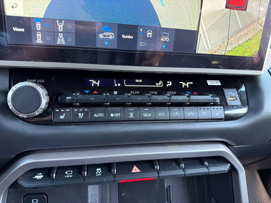 Used 2026 Toyota Sequoia Platinum AWD/4WD image 13