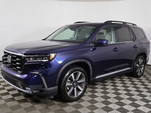 Used 2023 Honda Pilot Touring image 10