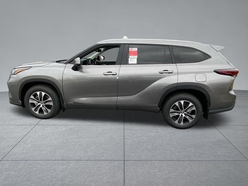 New 2026 Toyota Highlander XLE image 4