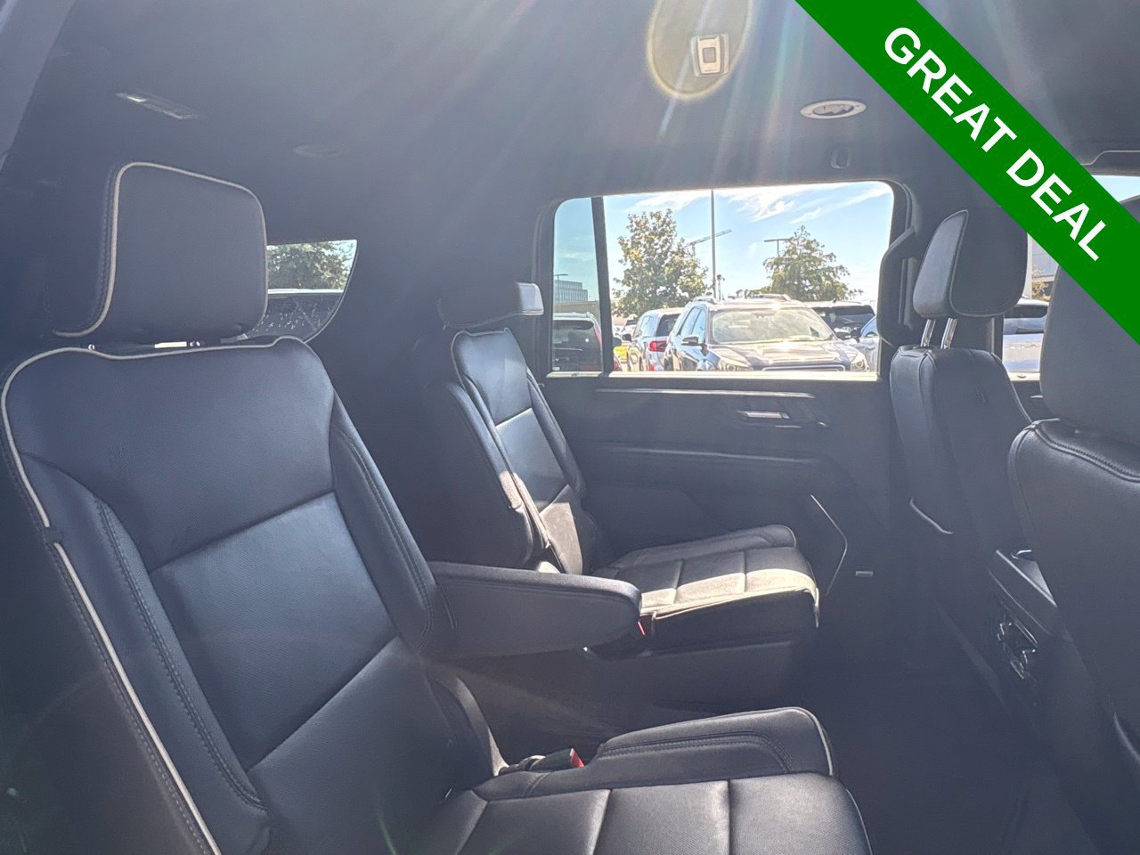 Used 2025 Chevrolet Suburban Premier AWD/4WD image 12