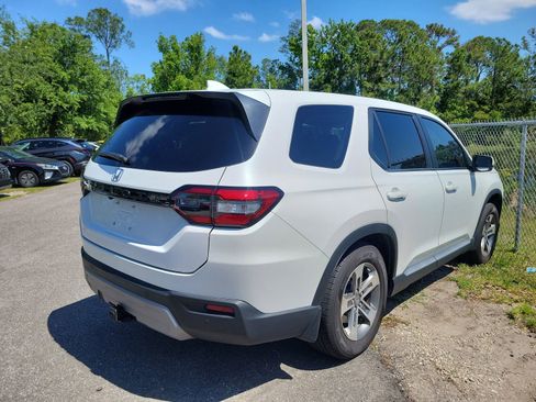 Used 2023 Honda Pilot EX-L image 2