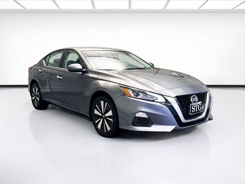 Used 2021 Nissan Altima 2.5 SV image 3