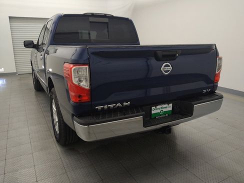 Used 2018 Nissan Titan SV image 6