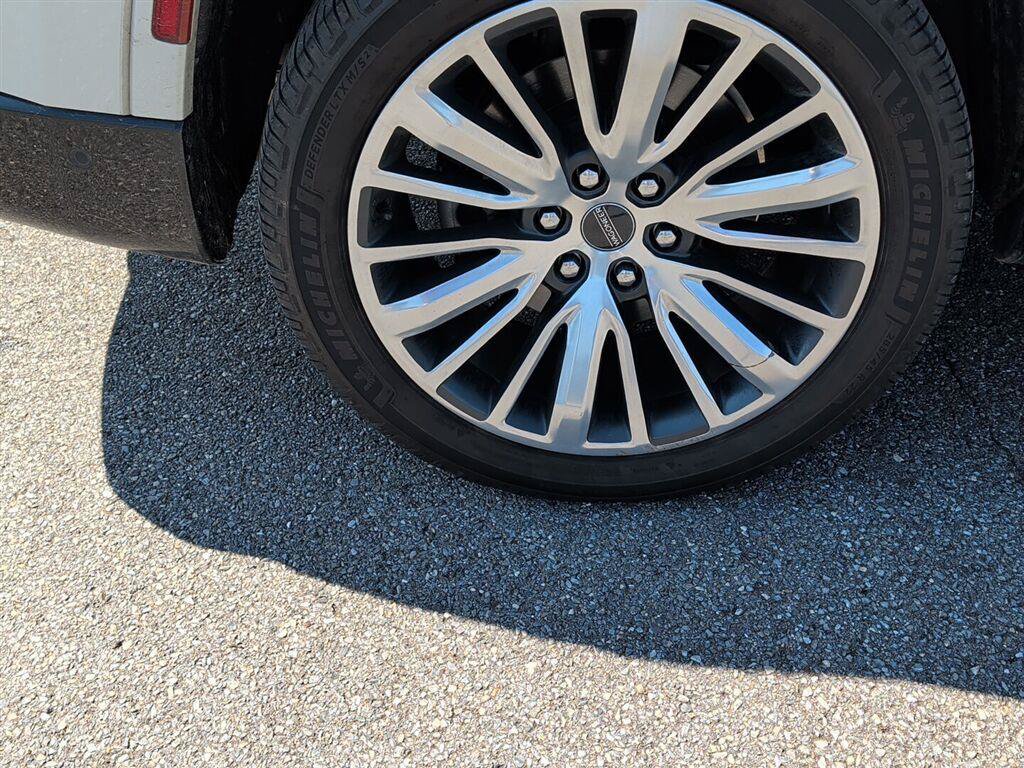 Used 2022 Jeep Grand Wagoneer Series III AWD/4WD image 11