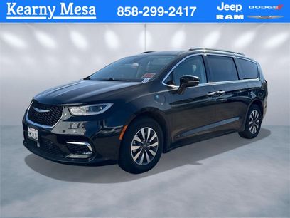 Used 2021 Chrysler Pacifica Touring-L
