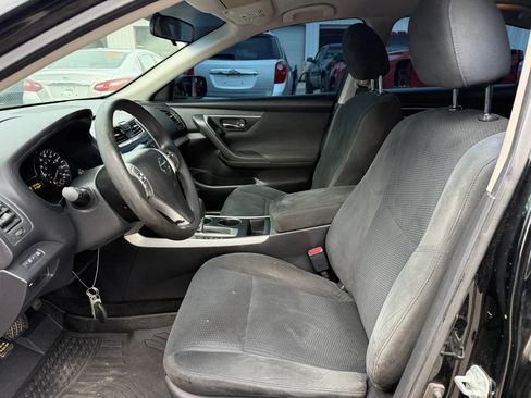 Used 2015 Nissan Altima 2.5 S w/ Power Driver Seat Package FWD image 2