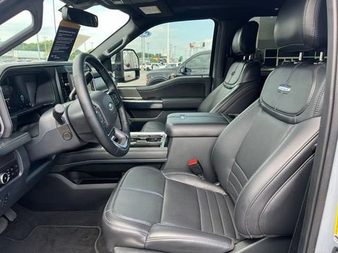 Certified 2025 Ford F250 Platinum AWD/4WD image 5