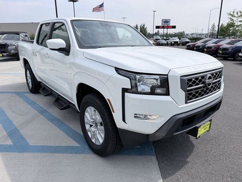 Certified 2022 Nissan Frontier SV AWD/4WD image 3