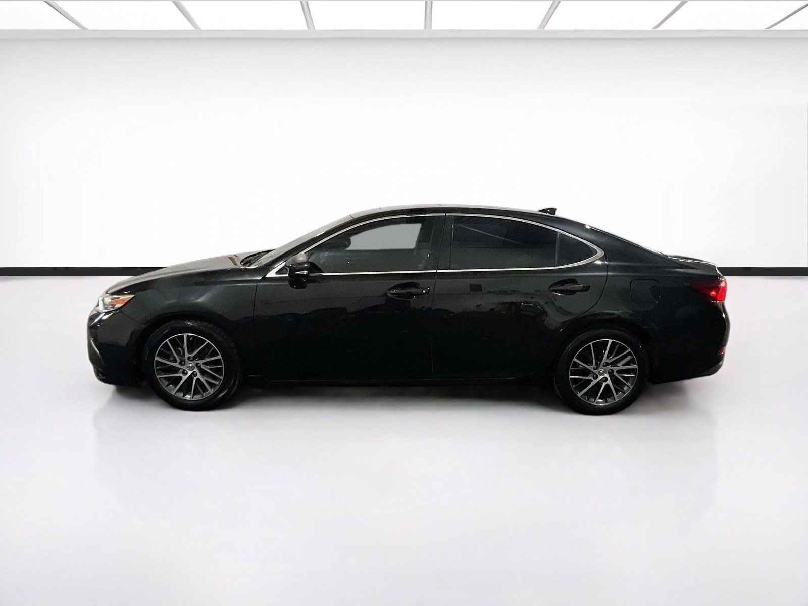 Used 2016 Lexus ES 350 w/ Luxury Package w/Wood Trim FWD image 24
