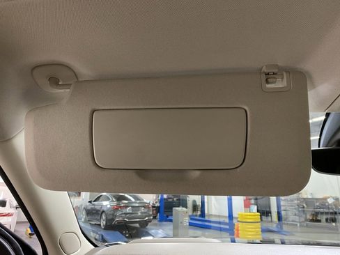 Used 2021 GMC Yukon Denali w/ Denali Premium Package image 32