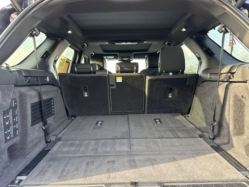 Used 2023 Land Rover Discovery S R-Dynamic image 34